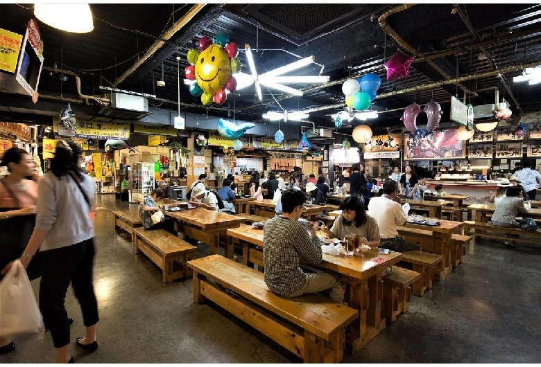 ① ひろめ市場（Hirome市場）
